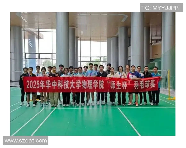 激情羽毛球赛:传媒学院研究生展现青春活力与团队精神的精彩瞬间 激情羽毛球赛:传媒学院研究生展现青春活力与团队精神的精彩瞬间